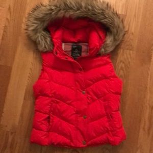 Gap red vest with faux fur hood